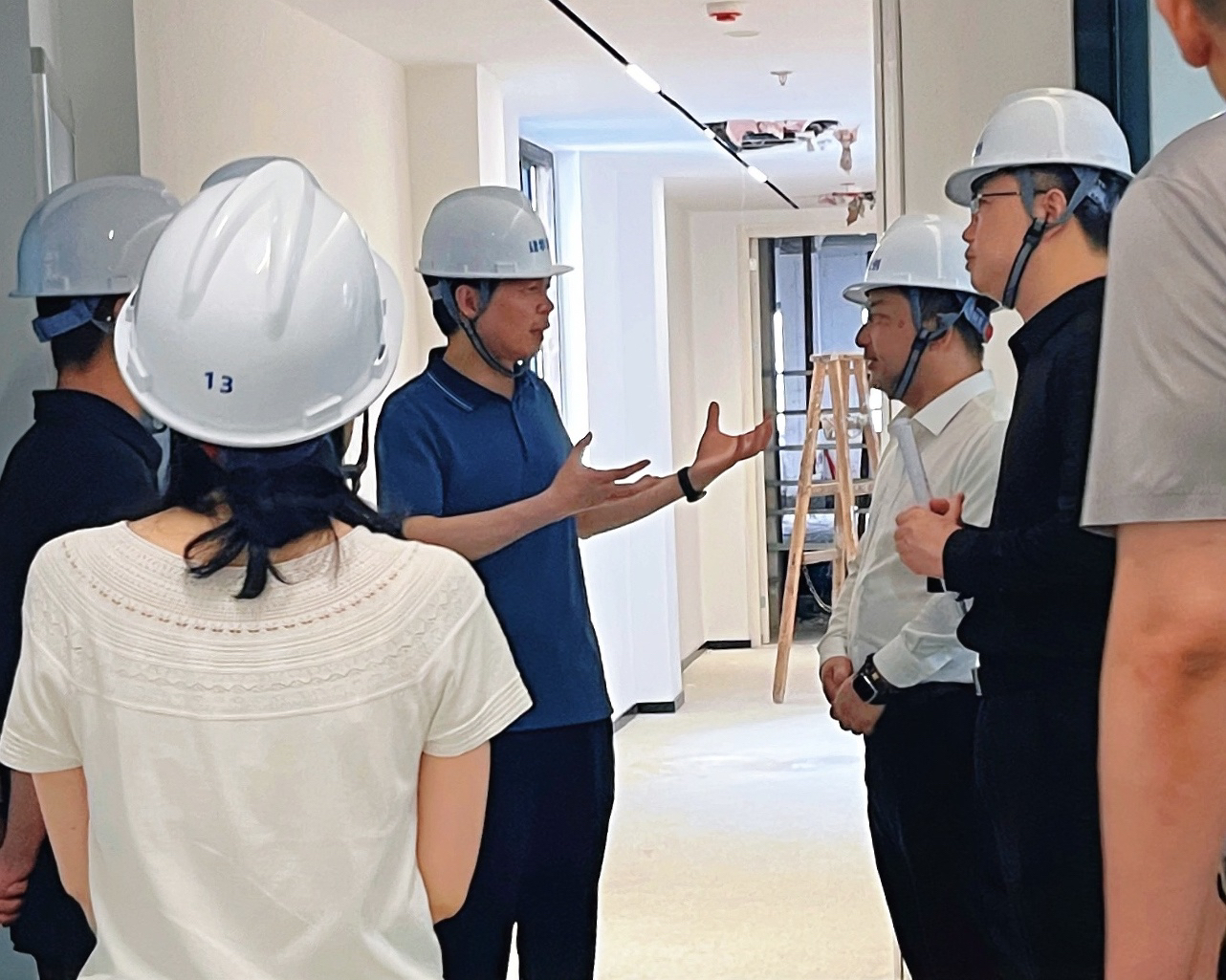 岳阳市委常委、常务副市长李命山光临355创意社区调研领导