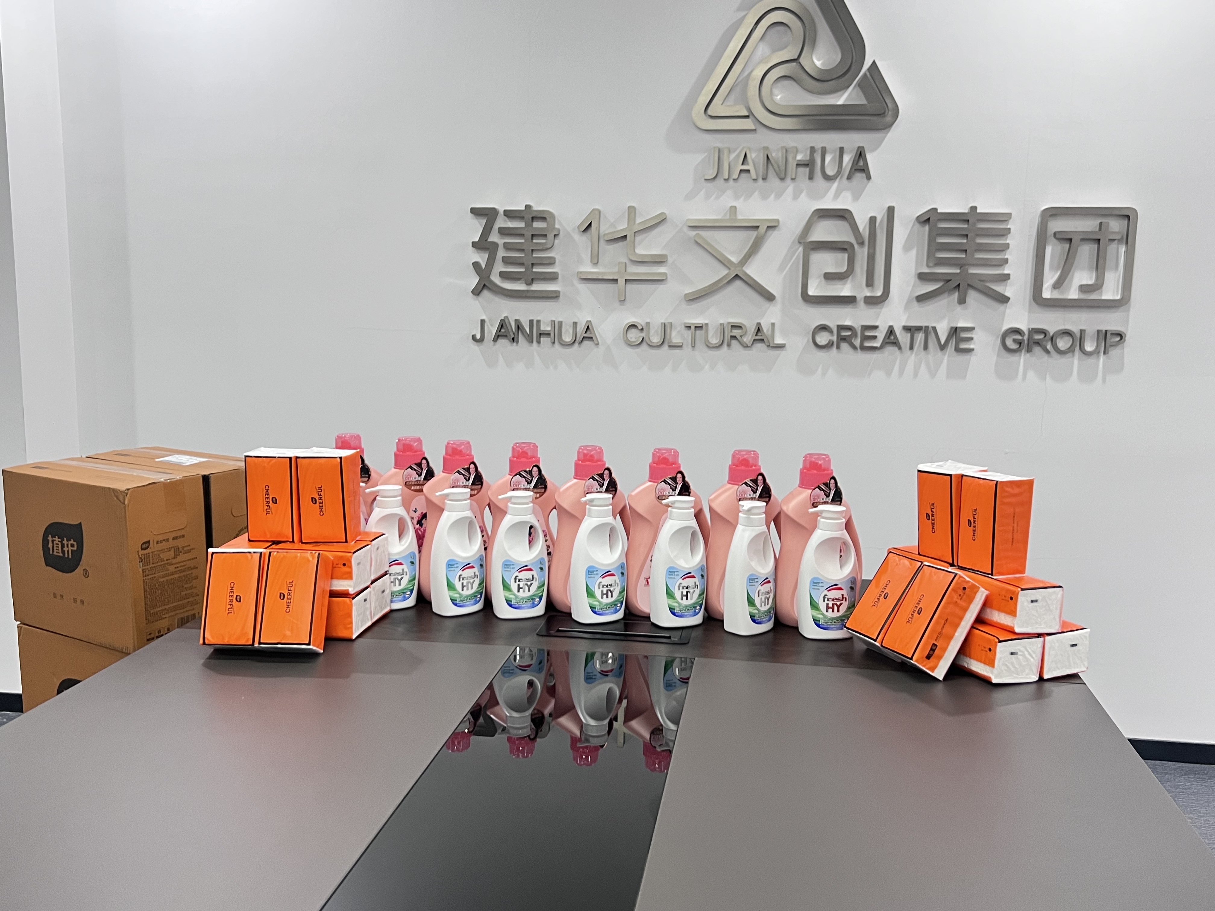 爱在春天，情暖三八——Ggpoker官网文创集团工会为女职工发放暖心福利